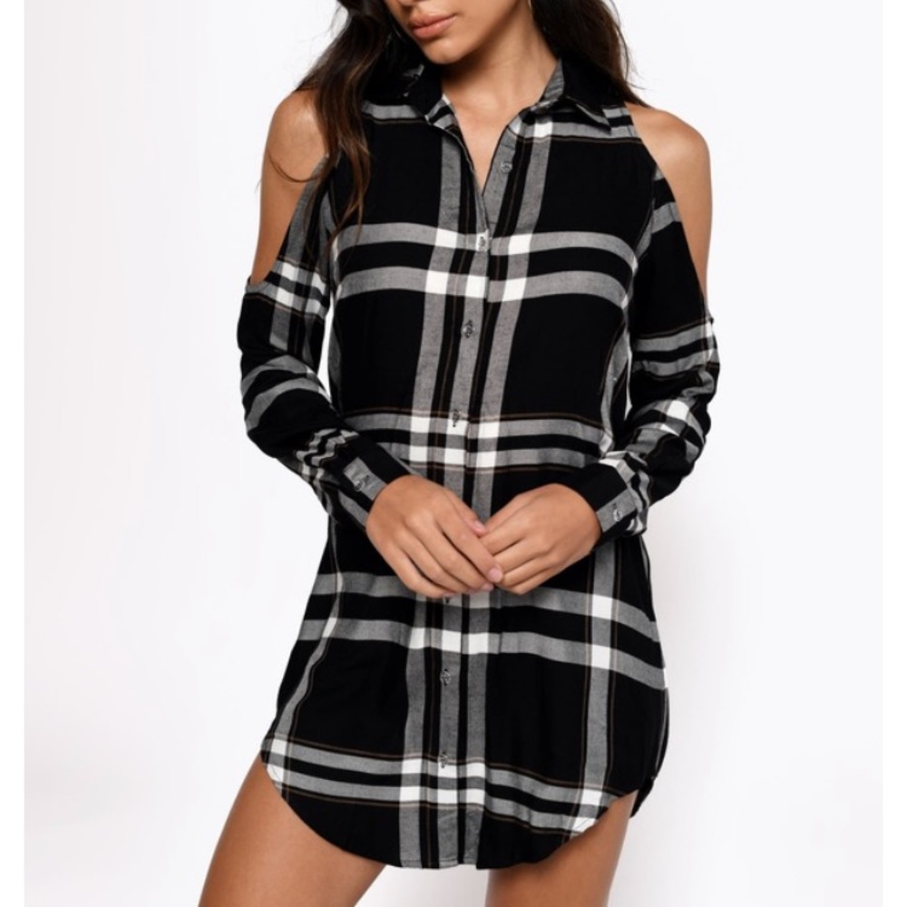 Tobi plaid T-shirt dress with arm cut outs!